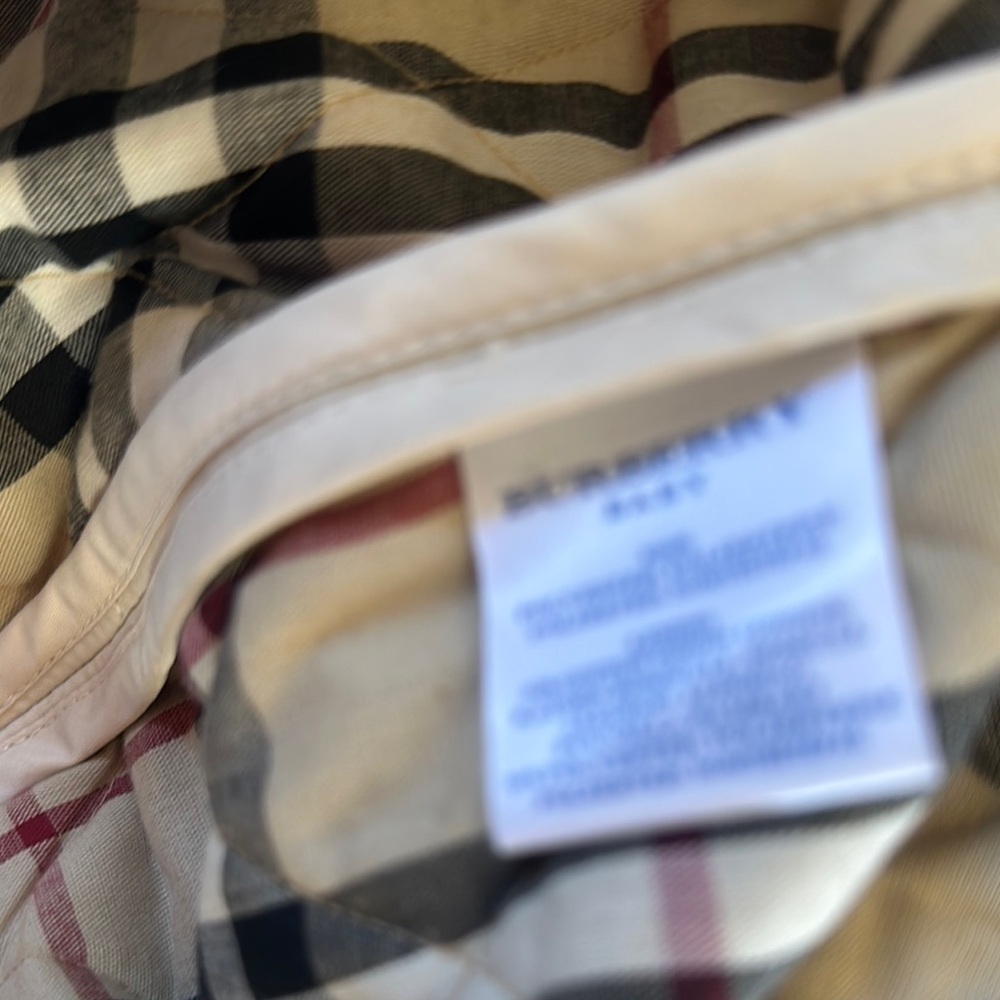 Burberry Cream Quilted Puffer Jacket with Pointed Collar - Picture 5 of 7